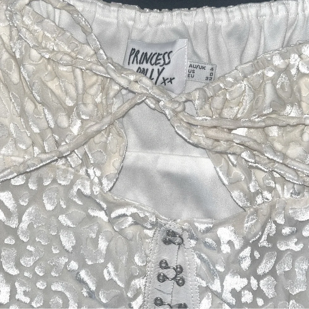 Princess Polly - white dress - size 4 - Picture 4 of 5